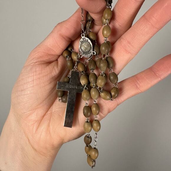 Catholic Rosary Brown Wooden Beaded Silver Tone Crucifix Jesus Cross Necklace - Picture 8 of 9